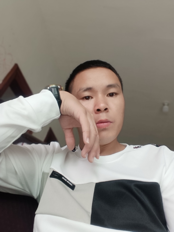 冷漠的第一张照片--尤溪婚介网