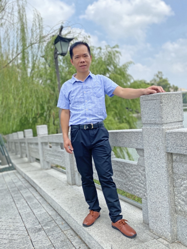 奇峰向阳的第一张照片--尤溪婚介网