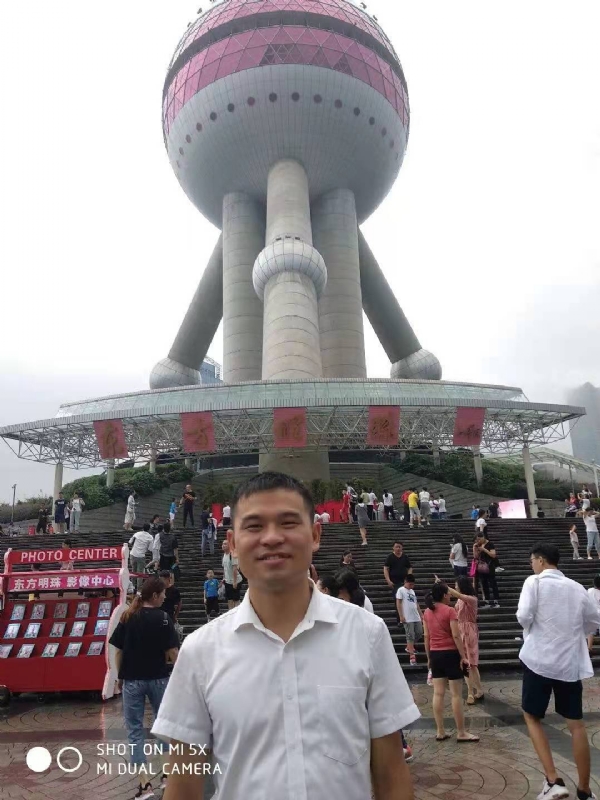 小猫吃老鼠的第一张照片--尤溪婚介网