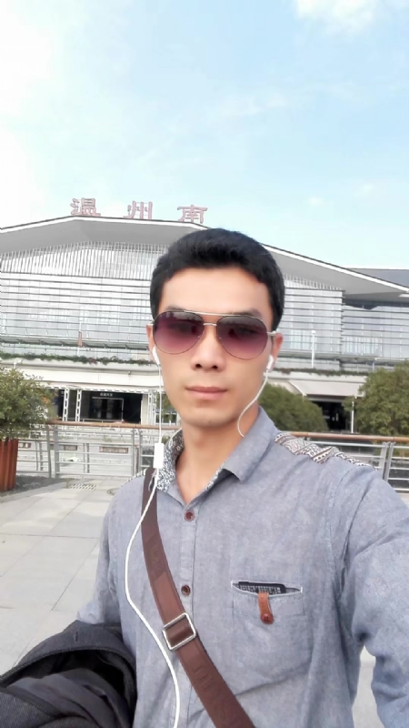 错把真心喂了狗的第三张照片--尤溪婚介网
