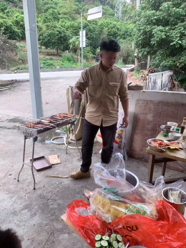 你黑我哟的第一张照片--尤溪婚介网